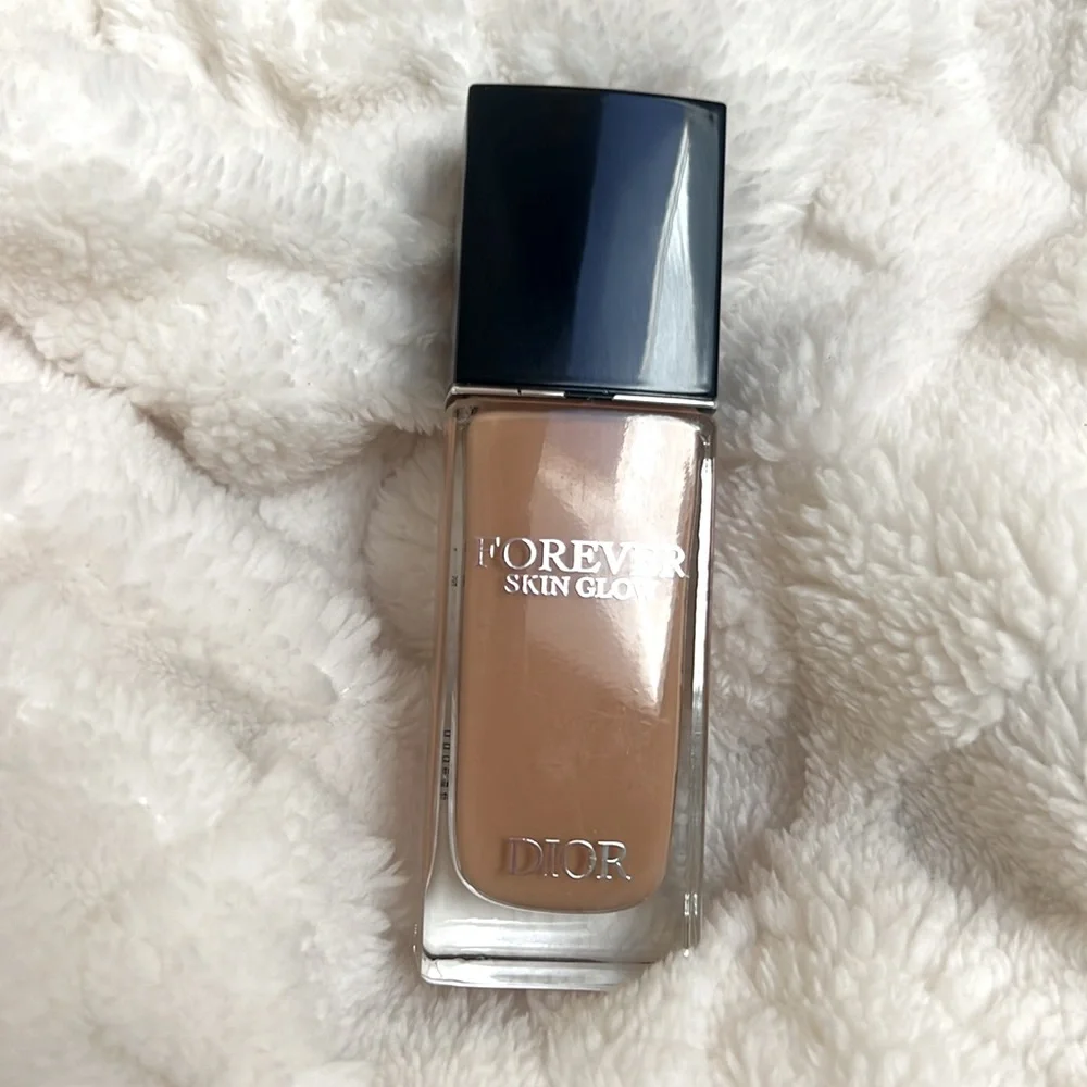New Dior Forever Skin Glow Foundation - 4 WP